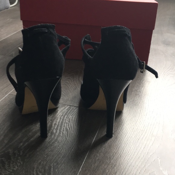 Nine West black suede heels size 5.5 - Picture 3 of 5